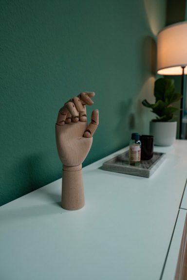 Holz Hand im Praxisraum